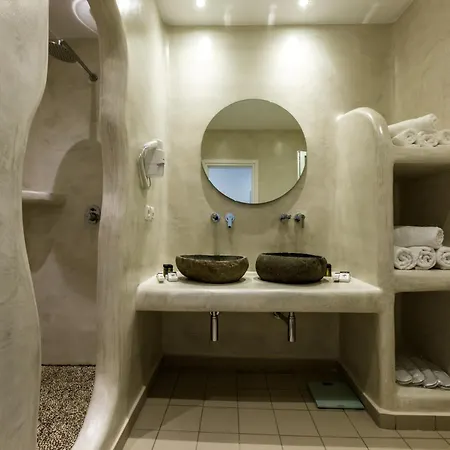 Naxos Grand Hotel 4*